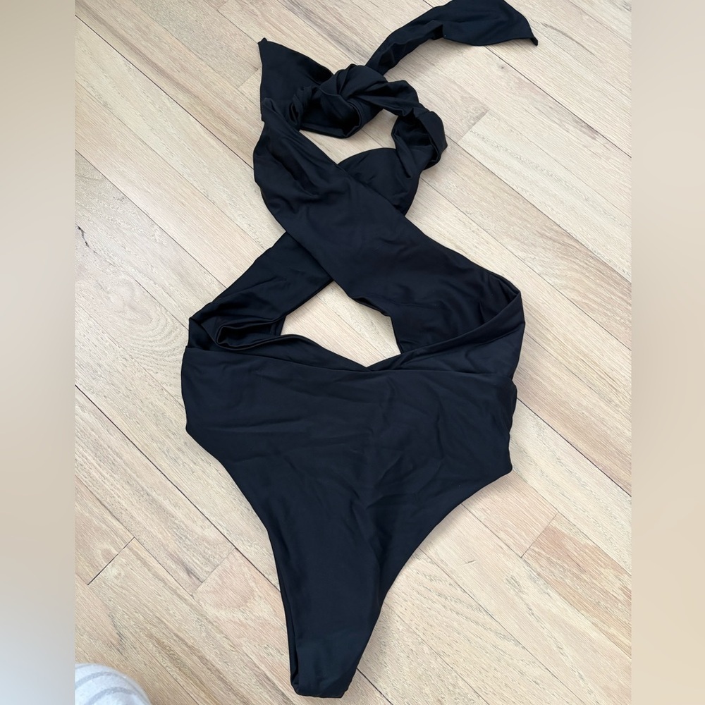 Express One Piece Bikini - Picture 3 of 3